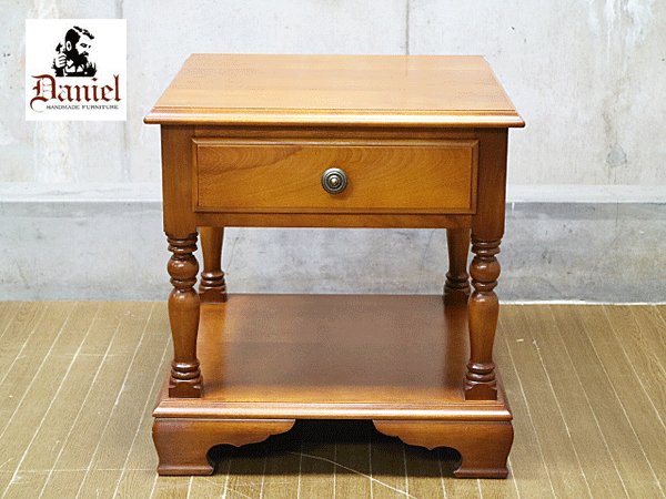 横浜ダニエル Cougar クーガー ナイトテーブル サイドテーブル