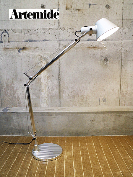 2018年製 Artemide 60万「TOLOMEO Basculante」4個 テーブルランプ ミケーレ・デ・ルッキ アルテミデ リビング 寝室 アームライト デスク【 中古家具/中古インテリア/USED家具ユーズド家具/リサイクル】 2018年製 Artemide 60万「TOLOMEO Basculante」4個 テーブル