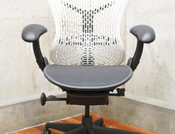 【Herman Miller】ハーマンミラー ミラチェア Mirra Chair グラファイト 出張買取 東京都世田谷区