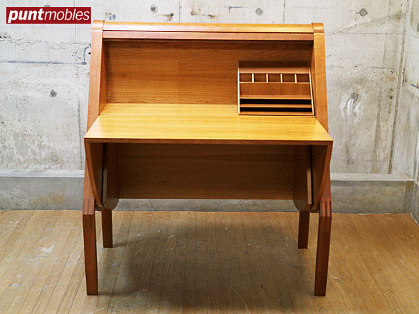 Punt Mobles キャビネット コンランショップ取扱 スペイン高級家具 THE CONRAN SHOP】コンランショップ Punt Mobles プント ライティング