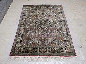 【ペルシャ絨毯】最高級 クム産 シルク100％ 手織り 高品質 64万