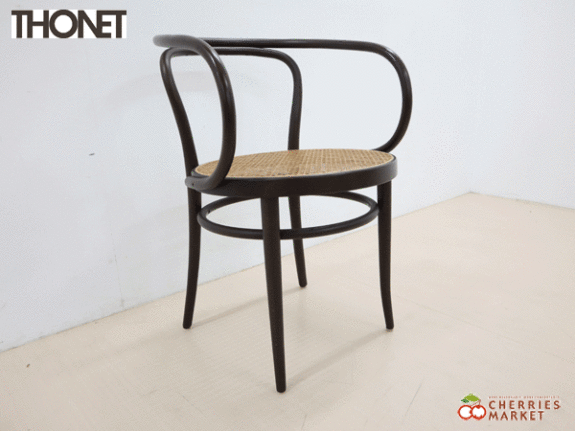 トーネット　アームチェア　THONET209　コルビュジエ　籐　ベントウッド