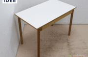 イデー IDEE STILT TABLE 1000 WHITE 追記あり IDEE(イデー)のSTILT TABLE 1000 WHITE(スティルト テーブル)です