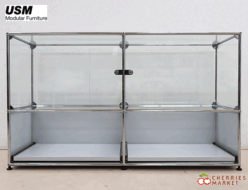【USM Haller System】USMハラーシステム 2列2段 キャビネット/収納 ガラス×ライトグレー 鍵付 出張買取 東京都文京区