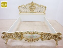 【SILIK】最高峰 シリック クイーンベッド ベッドフレーム ヨーロピアン ロココ調 猫脚 ボトムクッション落し込みタイプ イタリア製 出張買取 神奈川県川崎市川崎区