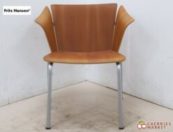 【Fritz Hansen】フリッツ・ハンセン vico chair ヴィコチェア スタッキングチェア チェリー材 ヴィコ・マジストレッティ 出張買取 神奈川県横浜市鶴見区