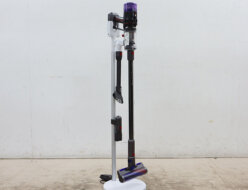【Dyson】 ダイソン Dyson Micro 1.5kg コードレスクリーナー/掃除機 SV21 スタンド付 スティック＆ハンディ出張買取 東京都調布市